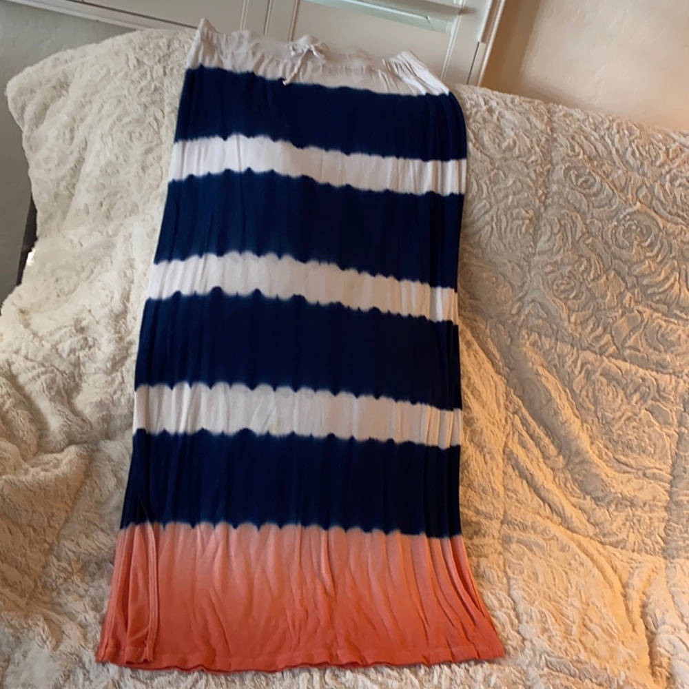 Maxi skirt tie-dye blue, white, coral.